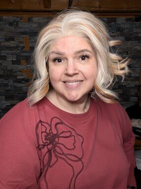 Blonde & Honey Highlight Short Wavy Lace Front Wig - WBR Sample Mono
